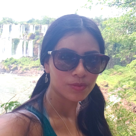 Meet your Posher, Dina - Picture 16 of 17